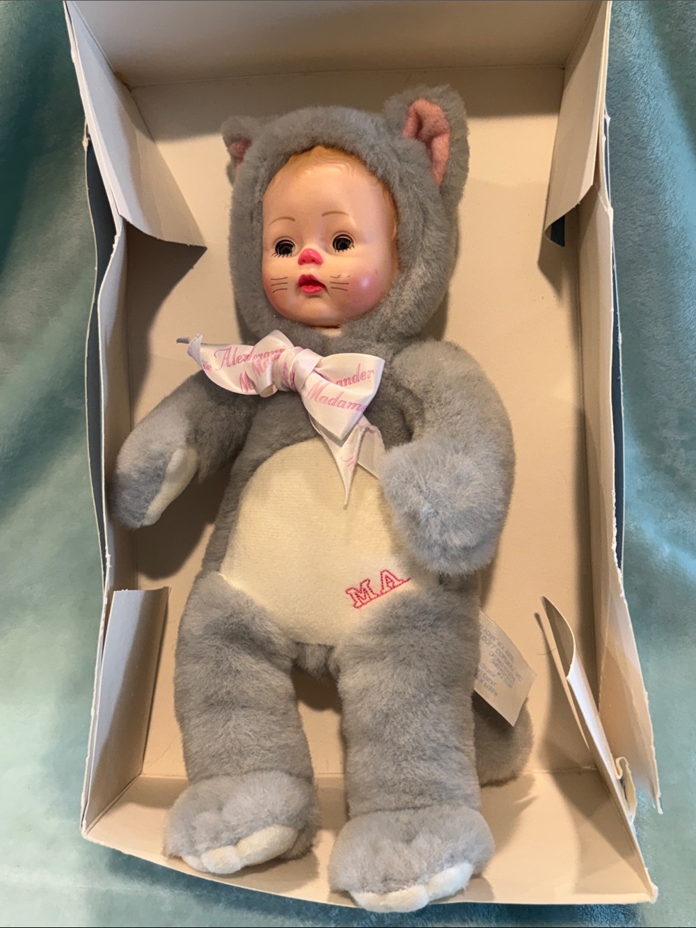 Vtg In Box Madame Alexander Hug Me Kitty Plush Doll Squeaker Tummy 14" Gray 1977